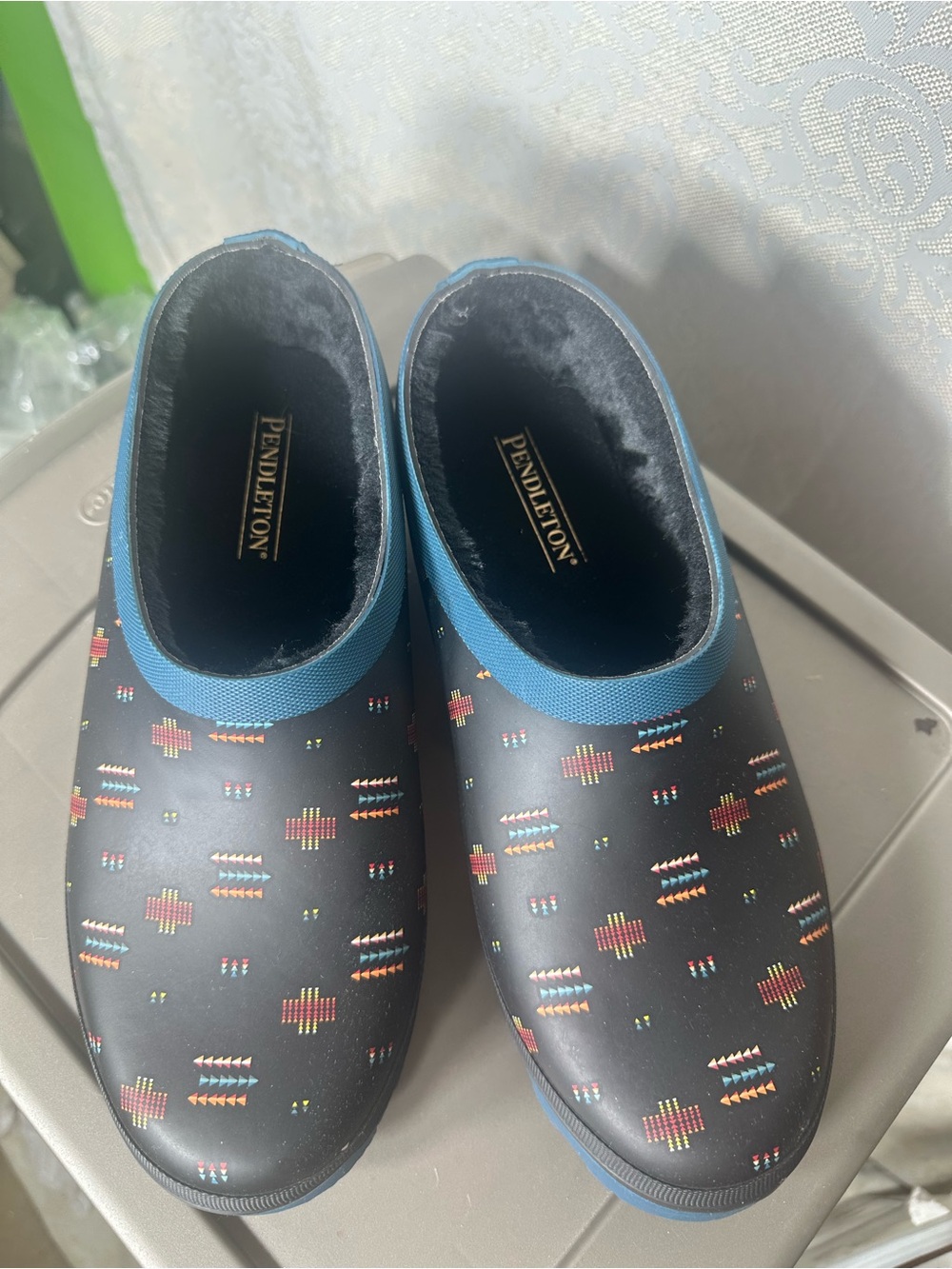 Pendleton Womens Size 10 Geo Toss Blue Black Faux Fur Lined Rubber Clogs Shoes